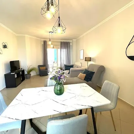 Thali With Parking Apartamento