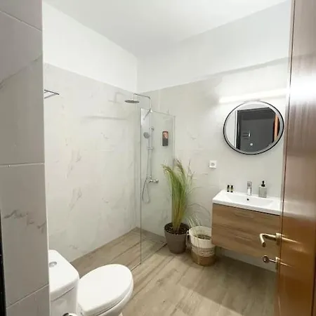 Thali With Parking Apartamento *