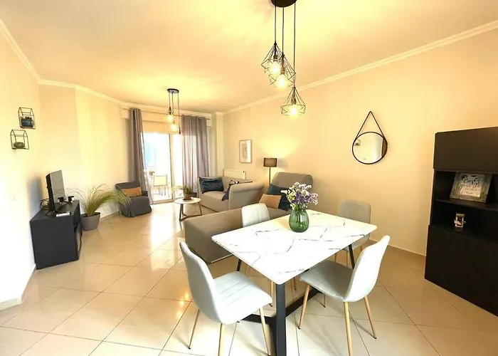 Thali With Parking Appartement